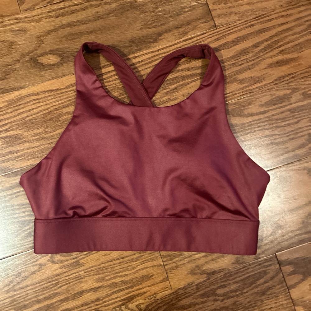 Fabletics sports bra mint condition size M solid burgundy
